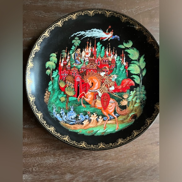 Beautiful decorative plate - Picture 1 of 3